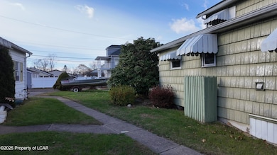 1096 Walnut St, Nanticoke, PA 18634 - photo 3