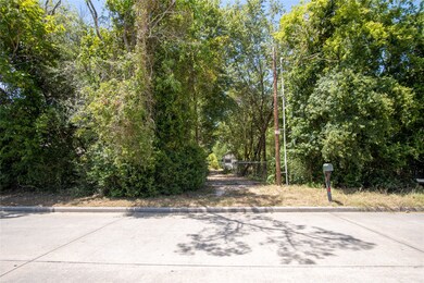 315 Mechanic Rd, Tomball, TX 77375 - photo 2