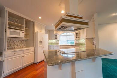 2406 Meadow Creek Dr, Medford, OR 97504 - photo 3