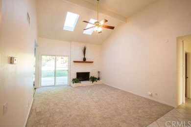 spacious living room, light and open, high ceiling