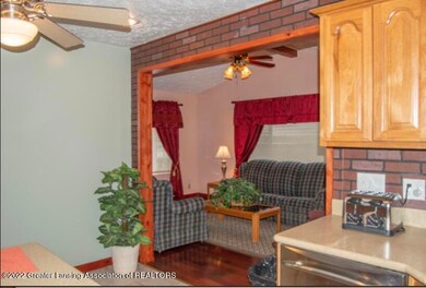 228 Tinley Dr, Lansing, MI 48911 - photo 7