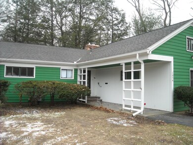 1054 Hickory Rd, Schenectady, NY 12309 - photo 5