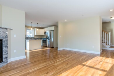 27 Van Vechten St Portland ME-large-004-