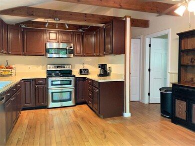 22 Simons Ln, Durham, NH 03824 - photo 6