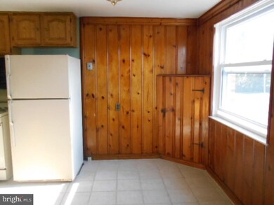 203 Willowbrook Ave, Folsom, PA 19033 - photo 7