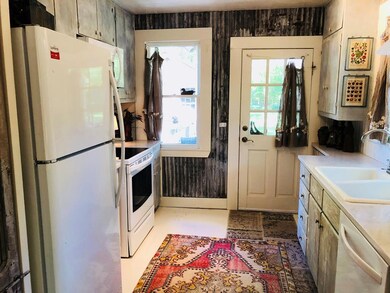 306 Cottonwood St, Fredericksburg, TX 78624 - photo 6