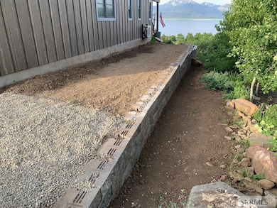 Retaining wall