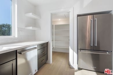 11220 W Lyon Ln, Los Angeles, CA 91606 - photo 2