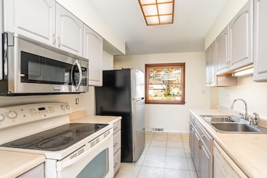 694 Buff Ct, Cincinnati, OH 45231 - photo 3