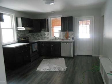 514 Sarah St unit First Floor, Stroudsburg, PA 18360 - photo 6