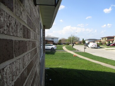 18108 Juneway Ct, Country Club Hills, IL 60478 - photo 4