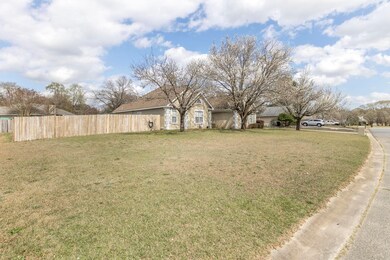 1199 Camden Ct, Warner Robins, GA 31088 - photo 2