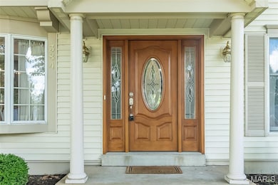 384 Greentrails Dr S, Chesterfield, MO 63017 - photo 2