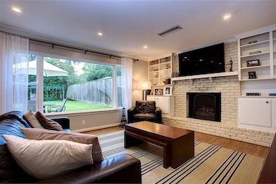 12458 Kimberley Ln, Houston, TX 77024 - photo 4