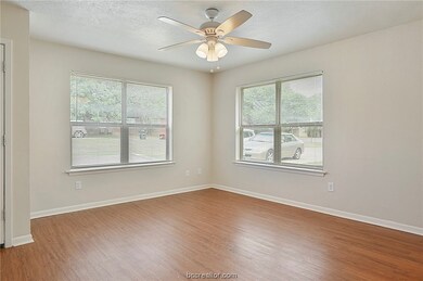 Spacious living room in this 3 bed 2 bath unit in