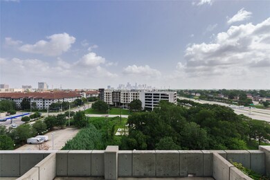 Views of downtown take your breath away! Imagine s