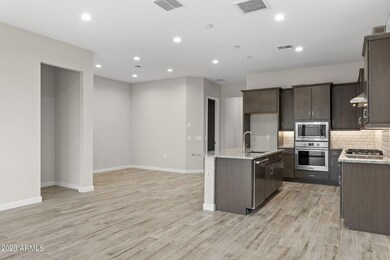 16-web-or-mls-10552-w-deanna-dr