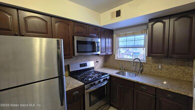 31 Franklin Ln unit A, Staten Island, NY 10306 - photo 4
