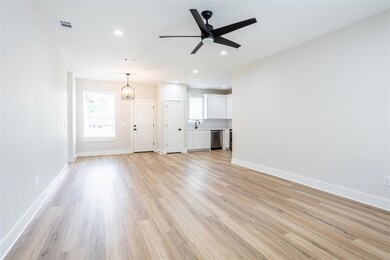 920 W Day St, Denison, TX 75020 - photo 5