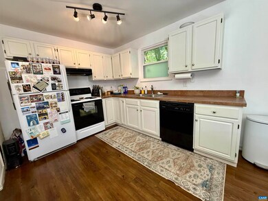 2219 Center Ave, Charlottesville, VA 22903 - photo 7