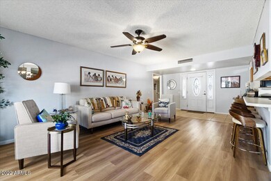 10714 W Hutton Dr, Sun City, AZ 85351 - photo 7