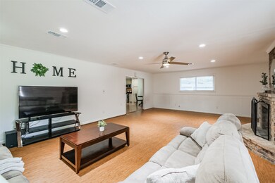 11307 Caribbean Ln, Houston, TX 77089 - photo 5