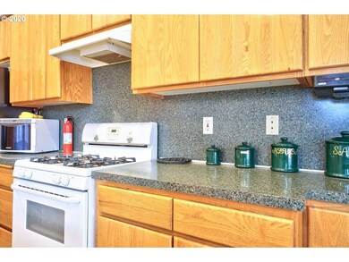 15243 SE Bollam Dr, Clackamas, OR 97015 - photo 7