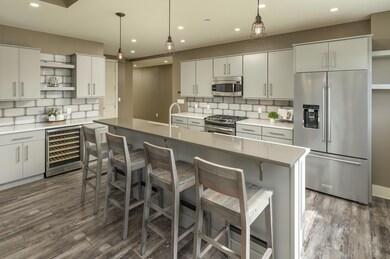 4_Cherokee_Blvd_Unit_201_0022