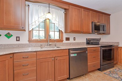 4 Matthew Dr, Franklin, MA 02038 - photo 4