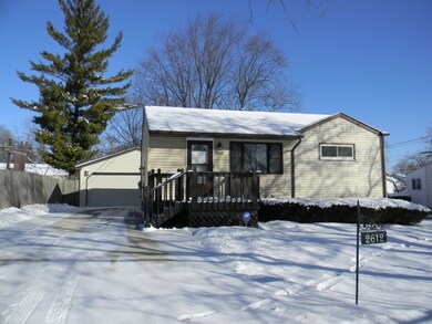 2612 Menominee Rd, Waukegan, IL 60087 - photo 2