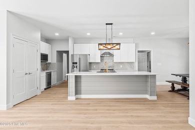 405 Landfall Ct, Newport, NC 28570 - photo 5