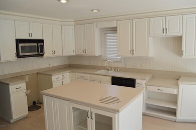 806 Tanager Ct, Hawley, PA 18428 - photo 5