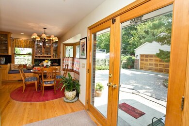 157 E Dunedin Eating Space