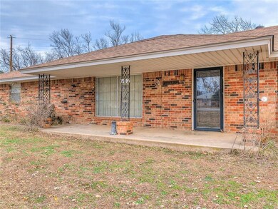 Exterior Front/Covered Porch