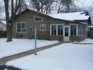 723 E Hanson Ave, Mitchell, SD 57301 - photo 3