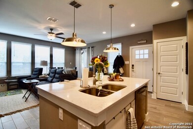 1511 E Sandalwood Ln unit 11, San Antonio, TX 78209 - photo 3