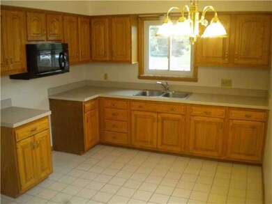 419 Pine Rd, Woodville, OH 43469 - photo 2