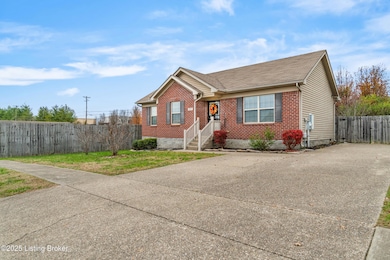 571 Birchwood Cir, Shelbyville, KY 40065 - photo 2