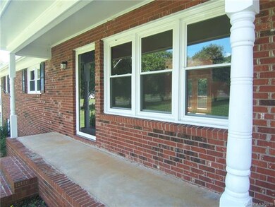 526 Lee Dr, Shelby, NC 28152 - photo 2