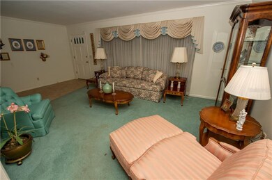 6801 Cresthill Ct, Tampa, FL 33615 - photo 6