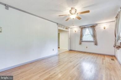 8707 Parkland St, Manassas, VA 20111 - photo 4