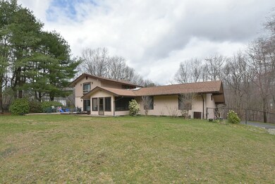 961 Pippin Orchard Rd, Cranston, RI 02921 - photo 4