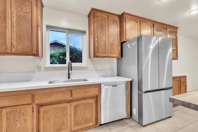 9104 Feather River Way, Sacramento, CA 95826 - photo 4