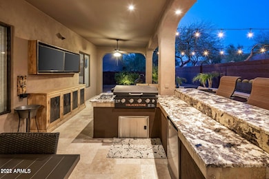 Lucia outdoor kitchen