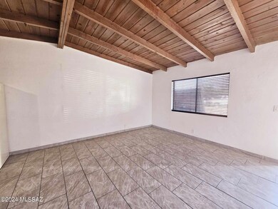 Living room & Dining area