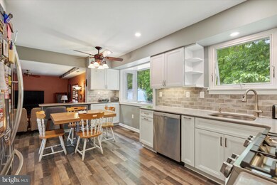 1804 Dutchmans Cir, Harleysville, PA 19438 - photo 6