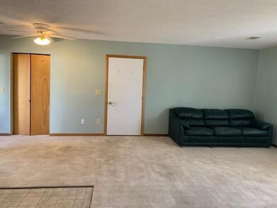 1003 Cherry Hills Dr, Shenandoah, IA 51601 - photo 7