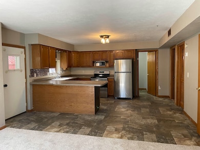 908 W 3rd St, Crofton, NE 68730 - photo 3