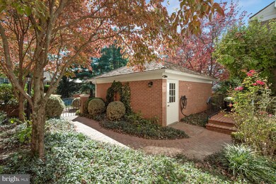 9461 Turnberry Dr, Potomac, MD 20854 - photo 3