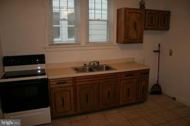 645 S 4th St, Chambersburg, PA 17201 - photo 5